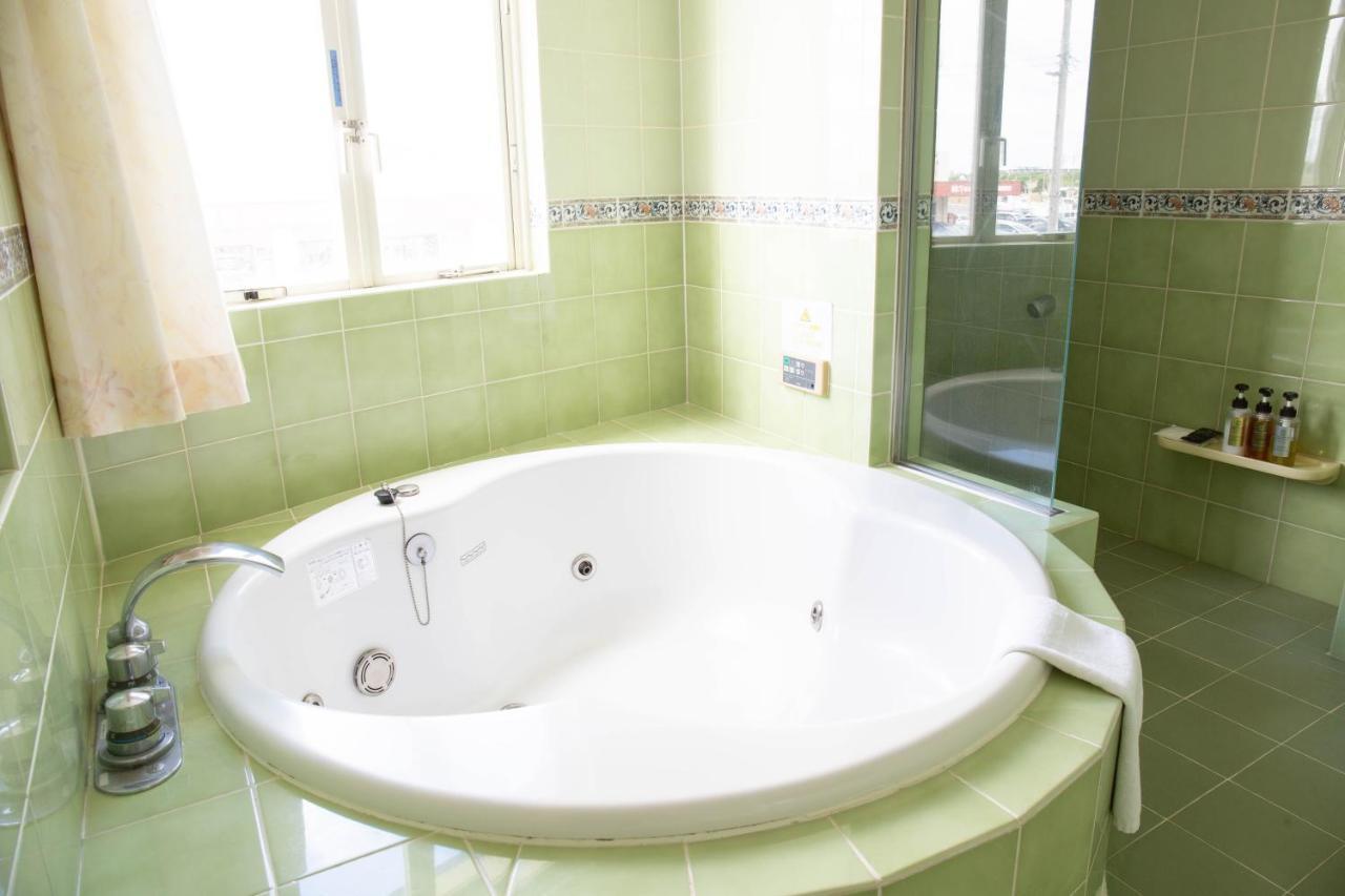 Ginowan Crystal Otel Dış mekan fotoğraf
